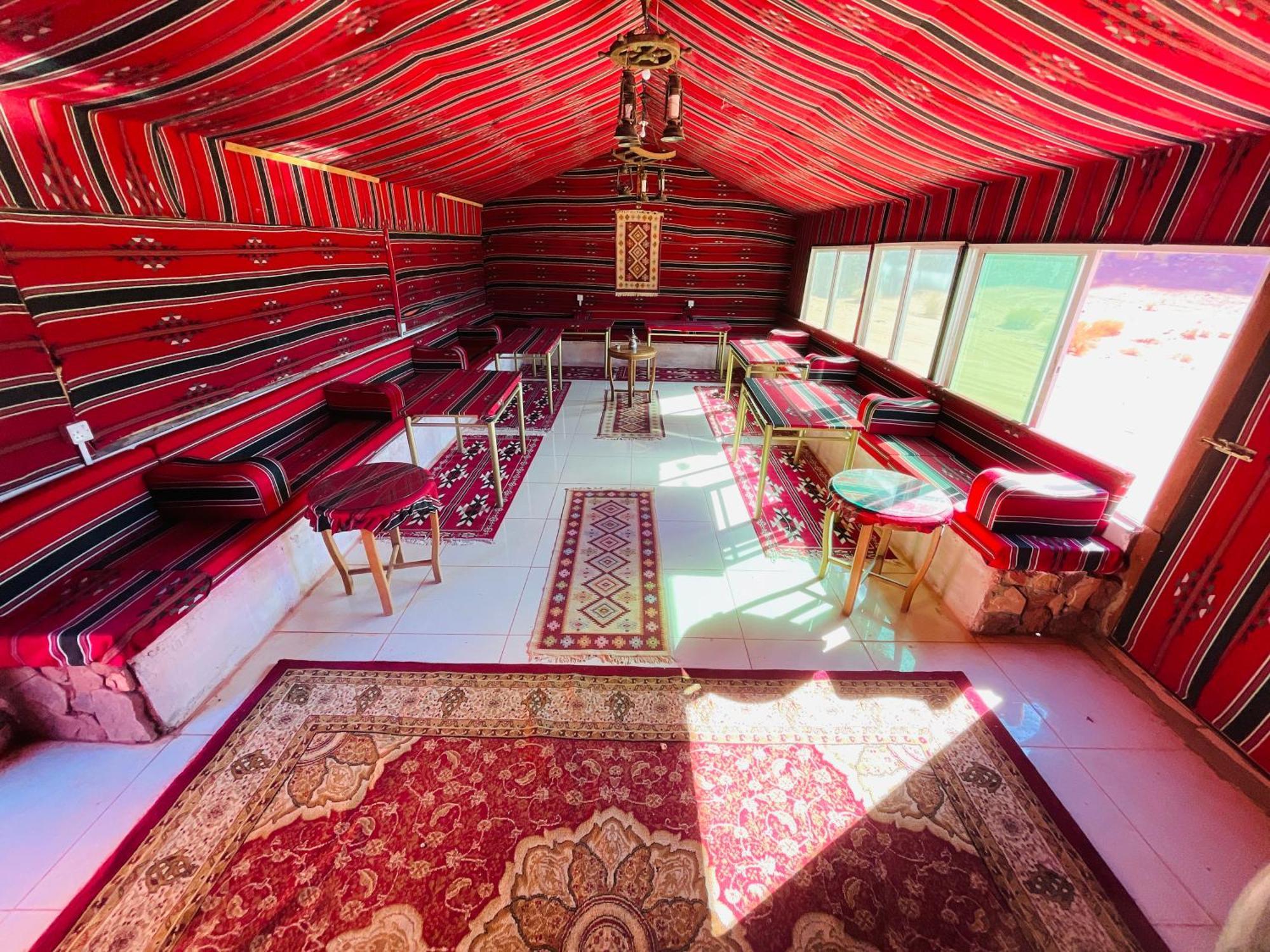 Desert Rock Camp ワディ ・ラム エクステリア 写真