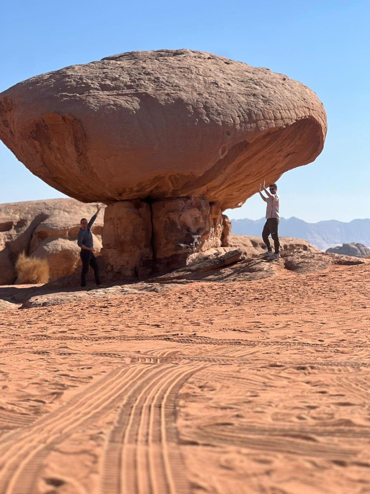 Desert Rock Camp ワディ ・ラム エクステリア 写真